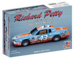 Salvino’s JR 1/24 Richard Petty 1984 Pontiac 200th Win Car Model Kit RPGP1984D