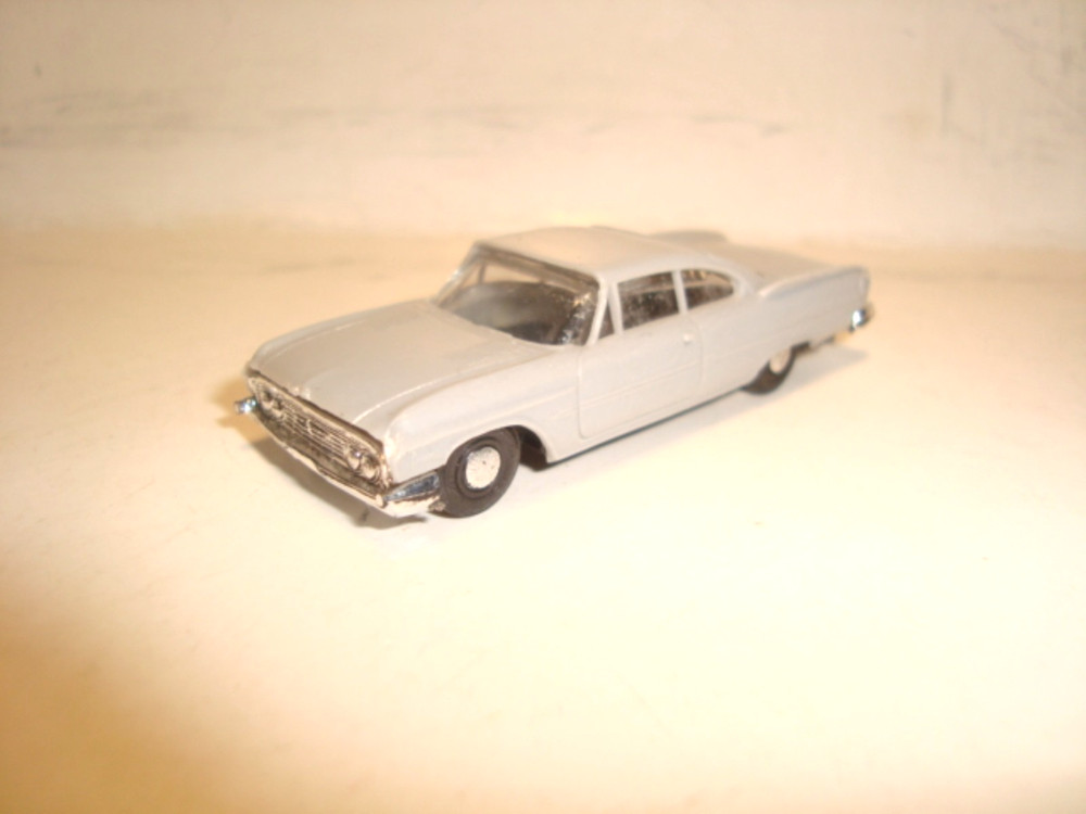 Revell 1961 Dodge Dart 1/87th HO Scale Plastic Toy Car / Gray