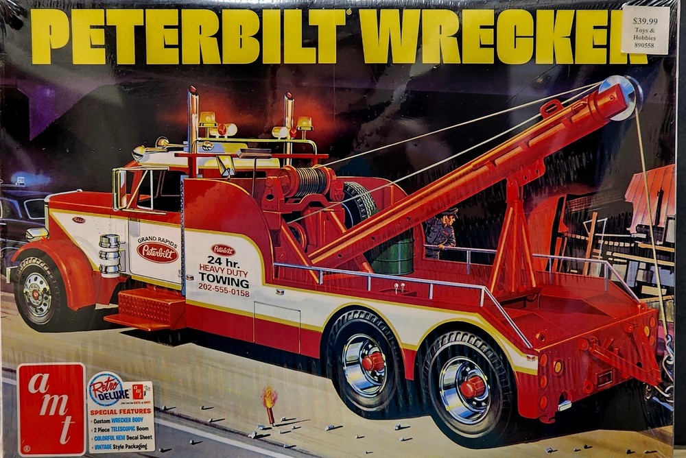 Peterbilt Wrecker Truck AMT 1:25 NEW FACTORY SEALED *US Seller*