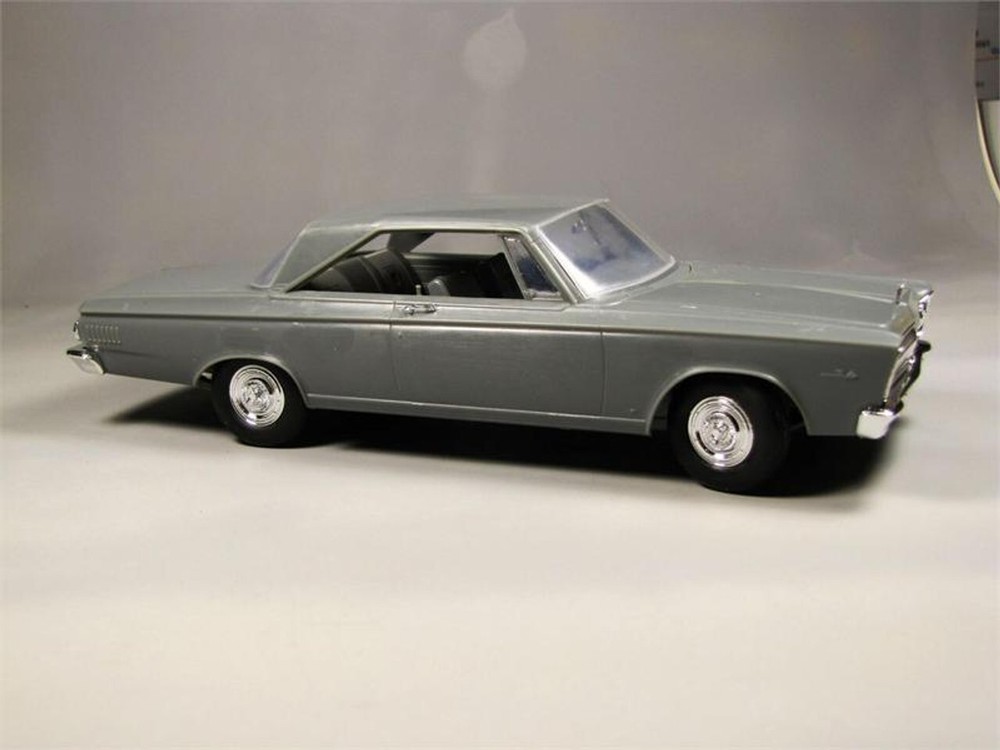 MOEBIUS 1/25 1965 Plymouth Satellite Car MOE1215