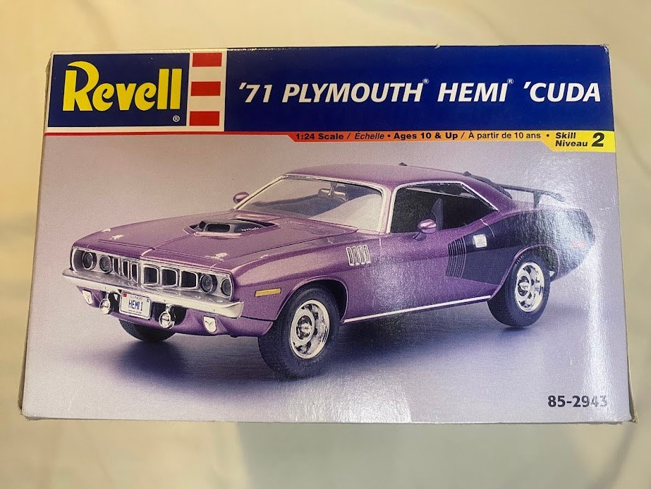 Revell Monogram 1971 Hemi Cuda Plymouth 1:24 Model Kit Skill 2