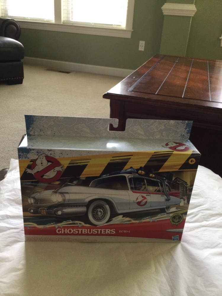 Ghostbusters Classic 1984 Version ECTO-1 Vehicle Car Model Kit Hasbro 2020 NEW