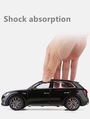 1:24 Scale AUDI Q5 Alloy Diecast Model Car – SUV Toy Vehicle with Sound & Light