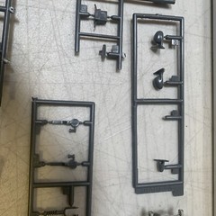unidentified model kit (misfit box) gray silver *incomplete