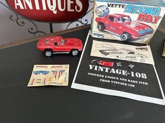 Vintage 1/32 Vette Stingray Snap Model Kit Red White & Blue #1-3213 MPC built