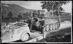 1/72 WWII T-34 with ZSU Flak 38 Military Wheels7213 Models kits