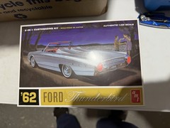 AMT FORD ’62 Thunderbird 2 in 1 “Customizing” model kit Sealed Box”