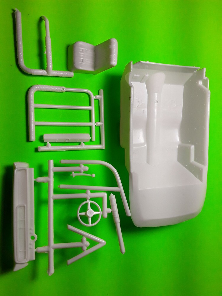 AMT 66 1966 Impala SS Mod Stocker 1/25 Interior Tub Roll Cage Dash Bucket Seat