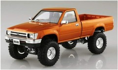 Aoshima JAPAN No.65 TOYOTA RN80 HILUX Custom ’95 1/24 Scale Model Kit