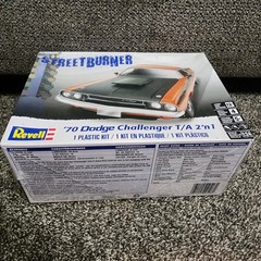 Revell 1/24 1970 Dodge Challenger 2 ‘N 1 New In Box