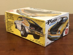 Vintage AMT 1975 Ford Pinto Mini-Musclecar Runabout 2-n-1 Model Kit T215 1/25 74