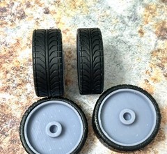 1/24 Scale: 24-Inch “Smoothies W/ ‘65 Chevy C10 Caps” Wheels And Tires; Resin