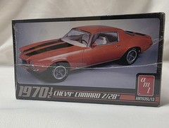 AMT 1970 1/2 Chevy Camaro Z/28 Model Kit 1:25 Scale – Skill Level 2 Red Car