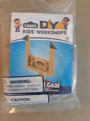 Lowe’s Build and Grow Football Goal Posts Wooden Craft Kit New In Package