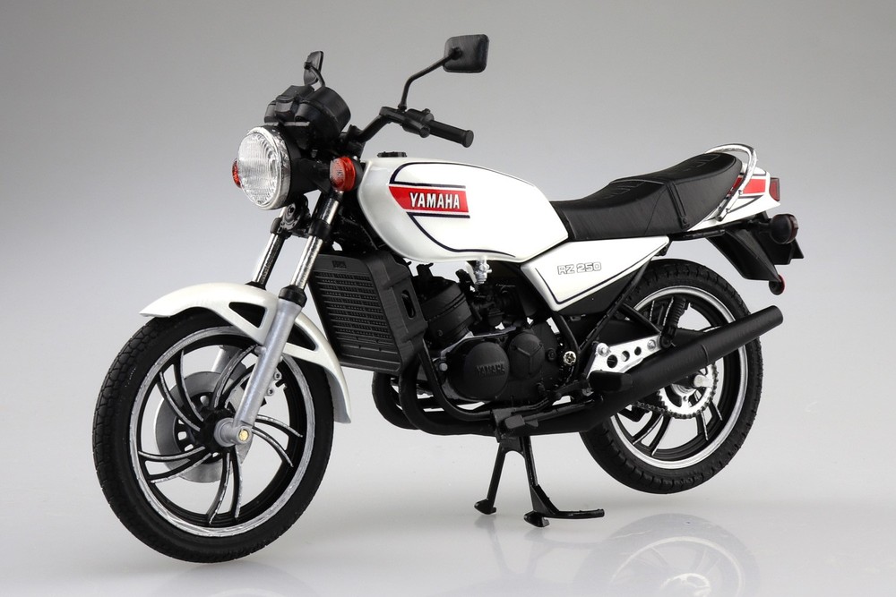 Aoshima 1/12 Diecast Motorcycle, 1/12 Yamaha RZ250 NEW PEARL WHITE