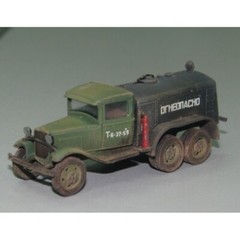 UNIMODELS UM 323 Plastic scale models kit Scale 1:72 BZ-38 refuel truck