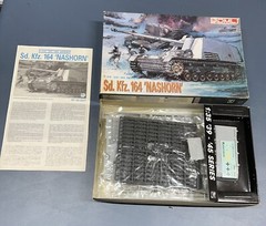 1/35 – Sd. Kfz. 164 ‘Nashorn’ Tank . Dragon Kit # 6001. Parts Factory Sealed.