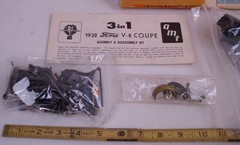 AMT 1932 FORD V8 3 IN 1 THE DEUCE CAR MODEL KIT BOXED 1:25 232