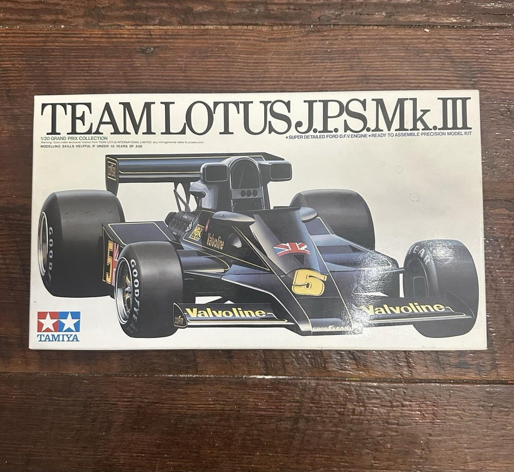 TAMIYA TEAM LOTUS J.P.S. Mk. III 1/20 Grand Prix Collection Partially Assembled