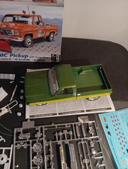 REVELL GMC PICKUP TRUCK CUSTOM TWO TONE PAINT JOB NEEDS TO BE FINISHED 85-7222