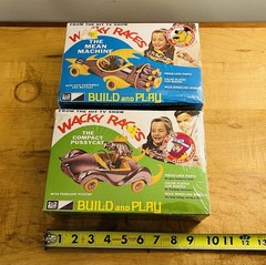 2 WACKEY RACERS Model Kits Compact Pussycat & The Mean Machine