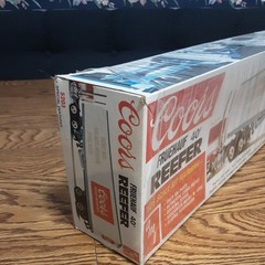 Coors Fruehauf Reefer #5203 40′ Trailer 1/25 Scale Kit AMT