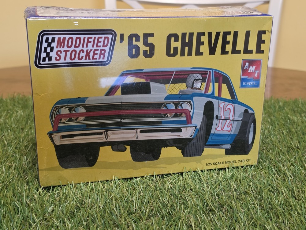 AMT Ertl 21651P 1/25 Modified Stocker ’65 Chevelle Model Kit New Sealed