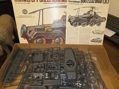 NIOB TAMIYA MM136A, 1/35 (8 RAD) SDKFZ 232 PLASTIC MODEL KIT, AS IS