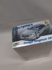 Revell 85-4059 Dodge Magnum SRT8 1/25 Model Kit Street Burner Factory Sealed