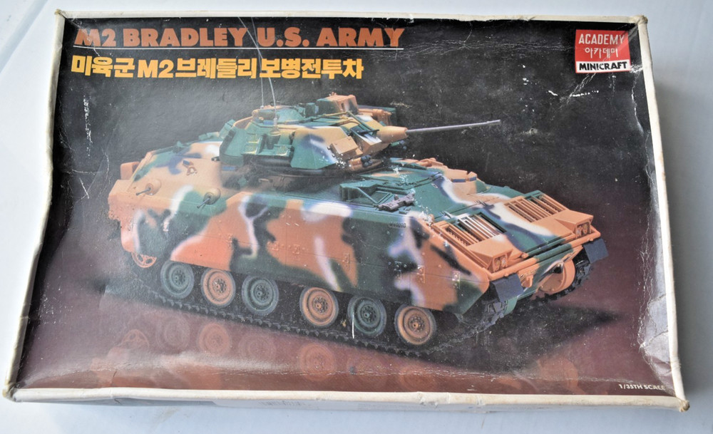 1987 Academy 1:35 U.S. Army M2 Bradley IFV Infantry Model #1335 Parts & Pieces