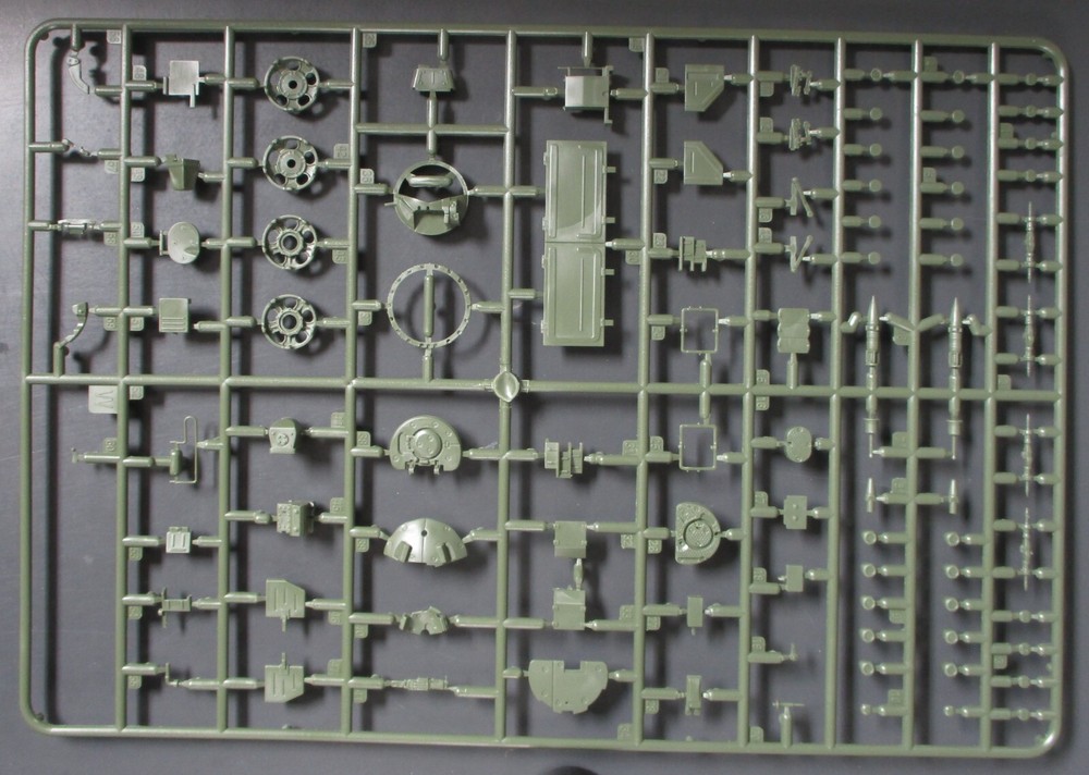 Amusing Hobby 1/35th Scale T-90A MBT – Parts Tree W from Kit No. 35A050