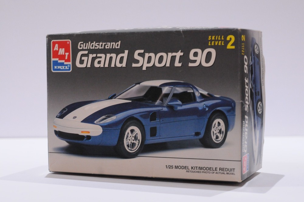 AMT ERTL GULDSTRAND GRAND SPORT 90 SCALE 1:25 MODEL KIT 6461