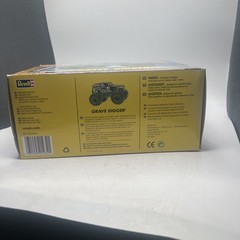 * REVELL 1/25 SCALE SNAP TITE MONSTER JAM GRAVE DIGGER PLASTIC KIT Sealed
