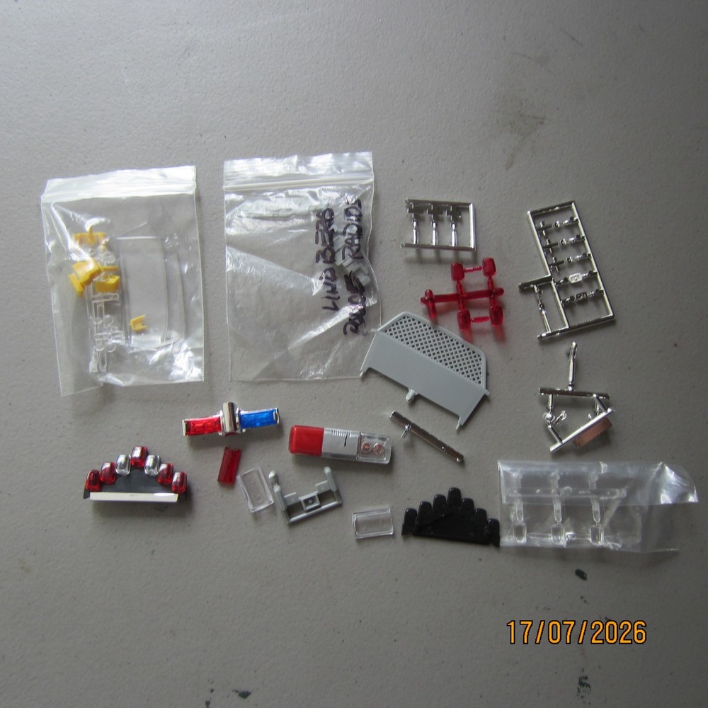 Revell/Lindberg 1/25 scale model car parts/ Light bars and police equipment