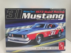 AMT Original Art Series Warren Tope 1973 Road Racing Mustang 1:25 Kit AMT896/12