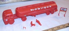 REVELL WHITE FRUEHAUF MOBIL GAS TRUCK BUILT UP MODEL KIT H-1402 1950s