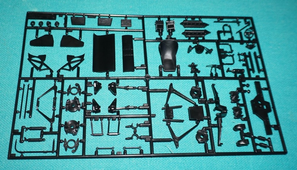Lotus Type 78 JPS Mk.III Tamiya 1/20 Sprue D Engine Cockpit Wings Etc.