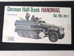 ESCI Armor- HANOMAG Sd. Kfz 251/1 GERMAN HALF-TRACK 1:72 Scale Model Kit