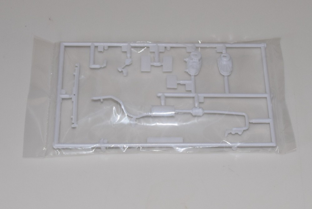 REVELL 2003 JEEP WRANGLER 85-4501 ⭐PARTS⭐ EXHAUST SYSTEM+TRANSFER CASE+MORE 1:25