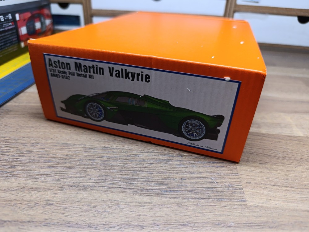 Aston Martin Valkyrie 1/24 (AM02-0102) Alpha Model