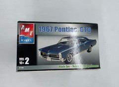 AMT 1967 PONTIAC GTO CAR MODEL KIT 1:21 31764 Projects Crafts Preowned Good