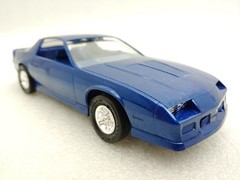 MPC 1:25 1987 Camaro Z-28 Blue Dealer Promo Car in Box