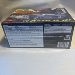 Revell Easy Kit 77 Chevy Chevelle SS 454 1/25 Plastic Car Model Kit 85-1932