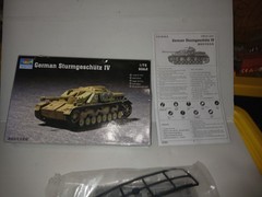 TRUMPETER 07261 Military Model 1/72 German Sturmgeschutz IV Complete Open Box