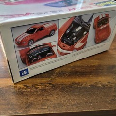 REVELL CHEVY SSR 1:25 Model Kit FACTORY SEALED Vintage