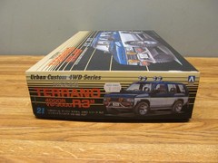 Aoshima NISSAN Terrano 4 Door V6 – 3000 R3 1:24 Scale Urban Custom Model Kit NOS