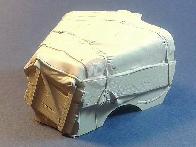 Panzer Art 1/35 Engine Deck w/Canvas Cover for Sd.Kfz.9 Famo Half-track RE35-459
