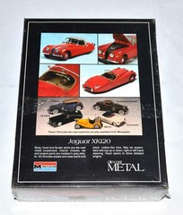 New Sealed NOS Jaguar XK120 Monogram 1:24 Scale Metal & Plastic Model Car Kit No
