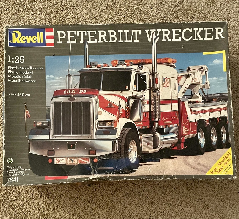 Revell Peterbilt Wrecker Truck 1:25 Plastic Model Kit 7541 BOX ONLY!