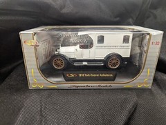 SIGNATURE MODEL’S 1918 York-Hoover Ambulance
